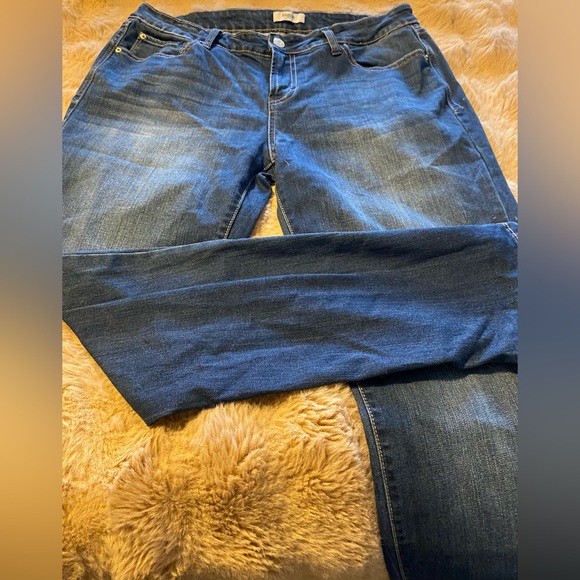 Woman’s Kensie jeans size 12 straight leg - Picture 3 of 8